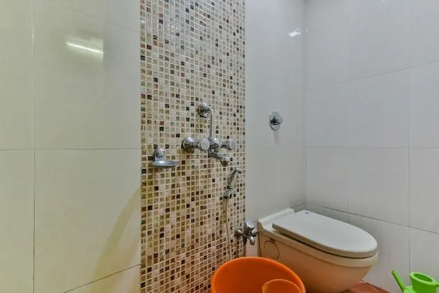 Deluxe Tek Büyük Yataklı Oda, 1 Yatak Odası, Engellilere Uygun, Sigara İçilebilir