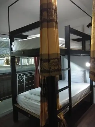 Bunk Bed in 4 Female Dormitory Room (Air)