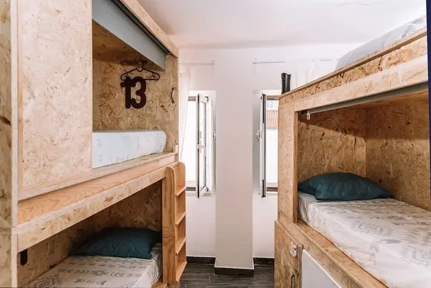 Ortak Ranzalı Oda, Karma Ranzalı Oda, Sigara İçilmez (6 Beds)