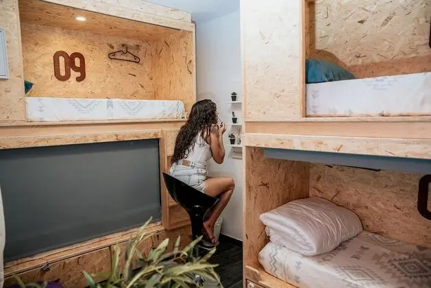 Ortak Ranzalı Oda, Sadece kadınlar için, Sigara İçilmez (4 Beds)