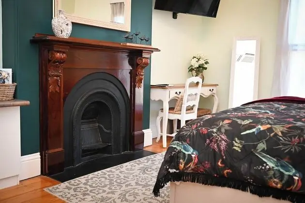 Standard Oda, Sigara İçilmez, Jakuzi (High Street Boudoir)