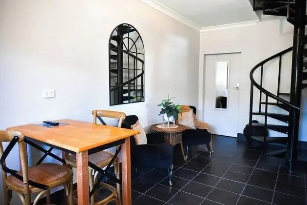 Standard Stüdyo, Sigara İçilmez, Küçük Mutfak (The Loft Suite)