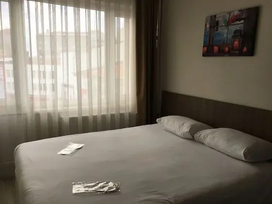 Büyük Yataklı Tek Kişilik Oda