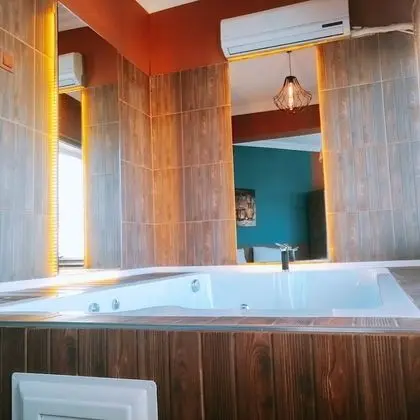 Comfort Tek Büyük Yataklı Oda, Jakuzi