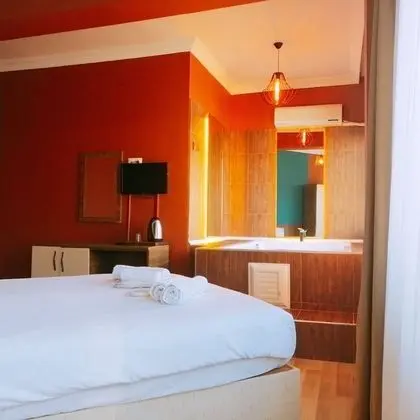 Comfort Tek Büyük Yataklı Oda, Jakuzi