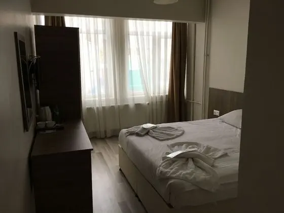 Standard Tek Büyük Yataklı Oda