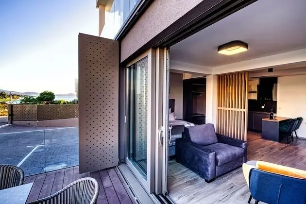 Deluxe Stüdyo Süit, Havuz Kullanımı, Bahçe Manzaralı