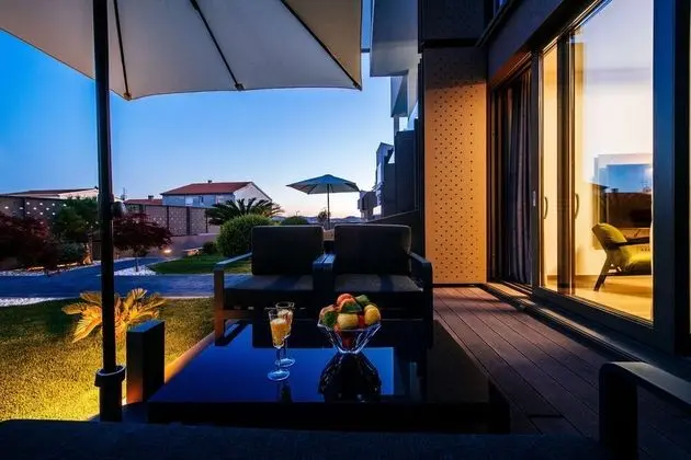 Exclusive Apart Daire, 1 Yatak Odası, Havuz Kullanımı, Deniz Manzaralı