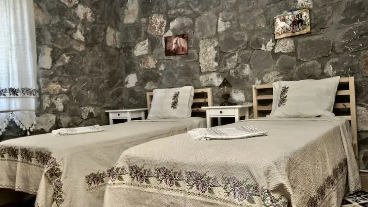 Deluxe Tek Büyük Yataklı Oda, 1 Büyük (Queen) Boy Yatak, Dağ Manzaralı, Bahçeli