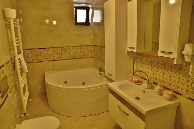 Deluxe Üç Kişilik Oda