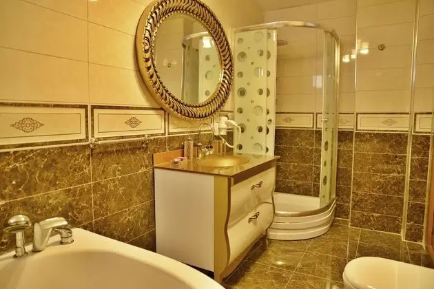 Deluxe Üç Kişilik Oda