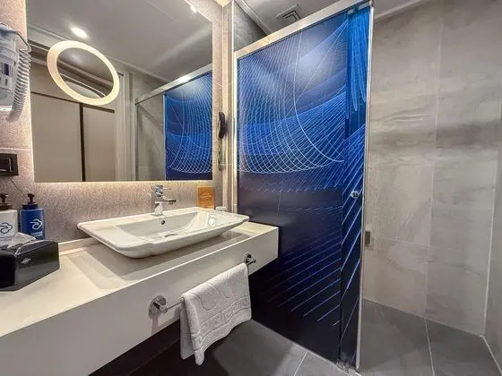 Deluxe Üç Kişilik Oda