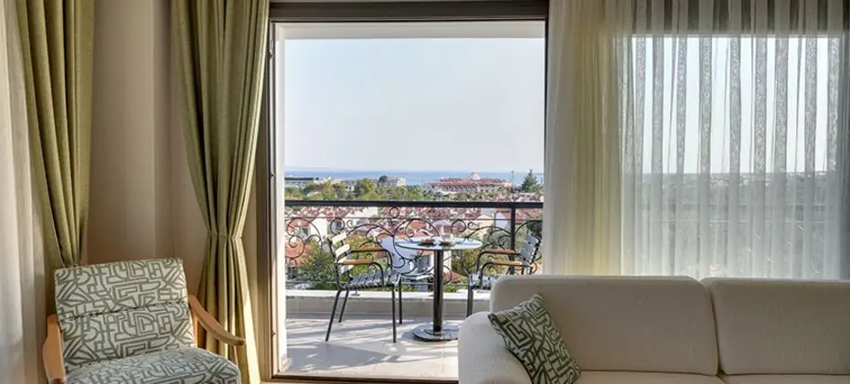 Corner Suite Oda Deniz Manzaralı