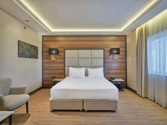 Superior French Oda