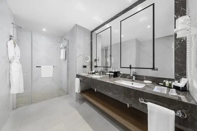 Corner Suite Oda