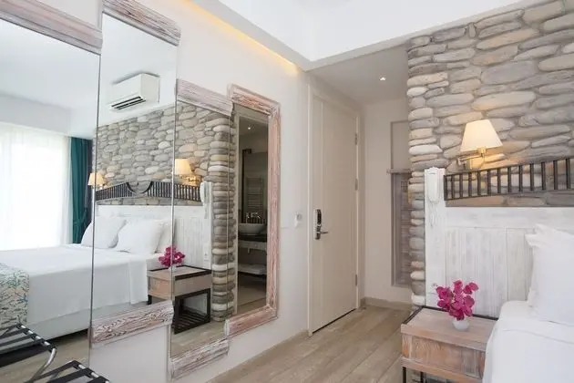 Deluxe Tek Büyük Yataklı Oda, Deniz Manzaralı