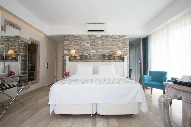 Deluxe Tek Büyük Yataklı Oda, Deniz Manzaralı