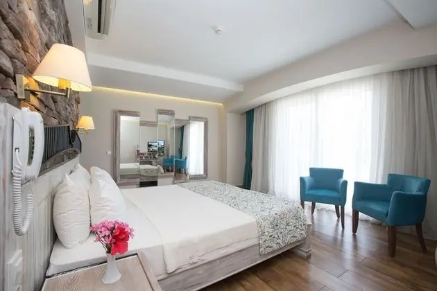 Deluxe Tek Büyük Yataklı Oda, Deniz Manzaralı