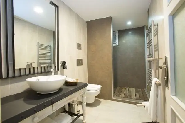 Deluxe Tek Büyük Yataklı Oda, Deniz Manzaralı