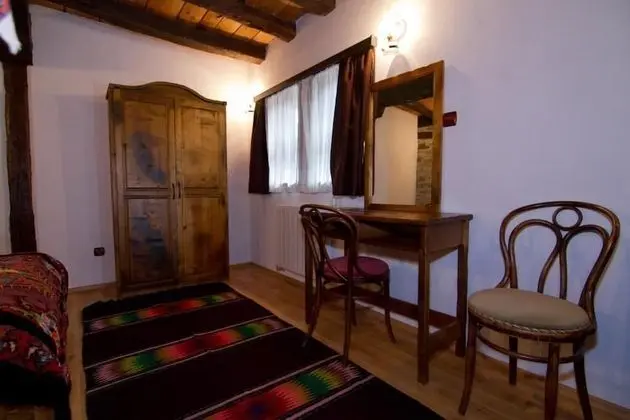 Standard Üç Kişilik Oda, Bahçe Manzaralı