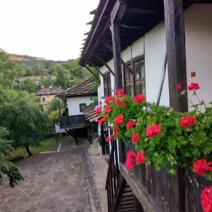 Standard Üç Kişilik Oda, Bahçe Manzaralı