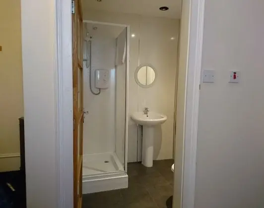 Economy Tek Kişilik Oda, Ortak Banyo