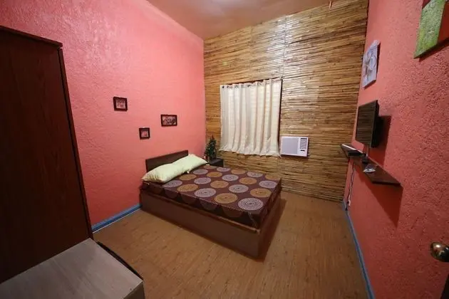 Deluxe Oda (Shared Bathroom)