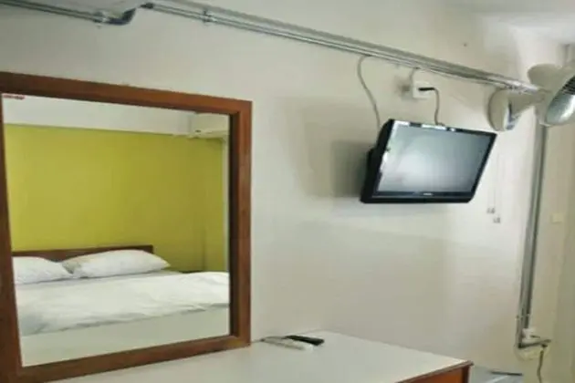 Private Room with Air-conditioner