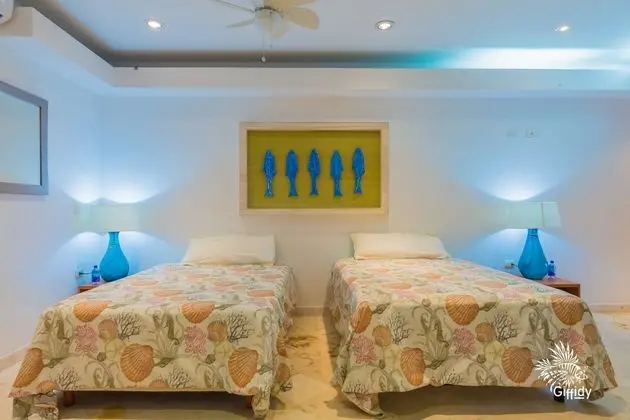 Deluxe 2 Queen beds