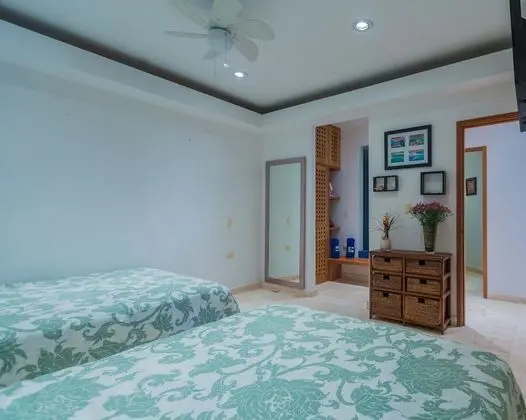 Deluxe 2 Queen beds