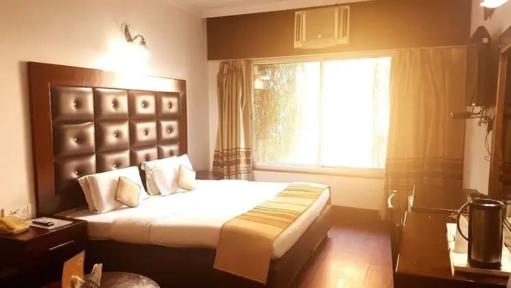 Deluxe Oda, Birden Çok Yatak, Sigara İçilebilir