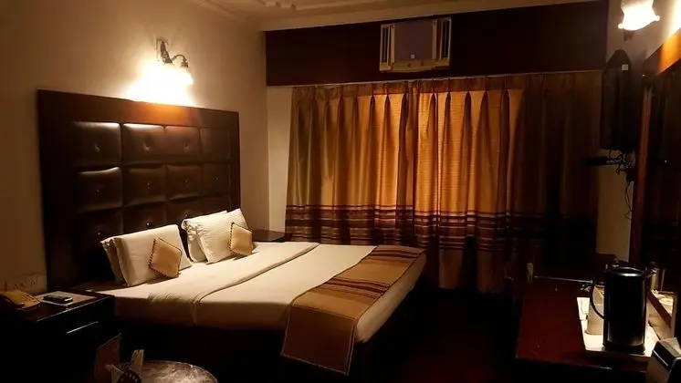 Deluxe Oda, Birden Çok Yatak, Sigara İçilebilir