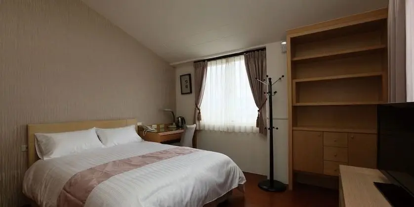 Tek Büyük Yataklı Oda, Ortak Banyo