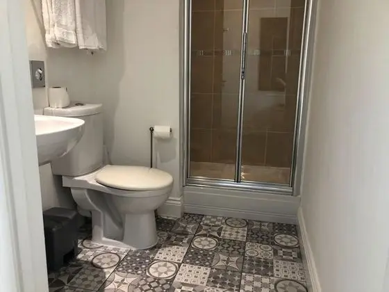 Tek Büyük Yataklı Oda, Banyolu/Duşlu