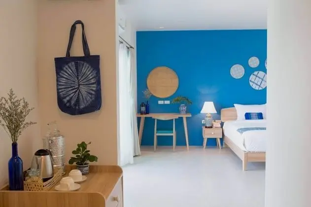 Deluxe Tek Büyük Yataklı Oda, Havuz Manzaralı