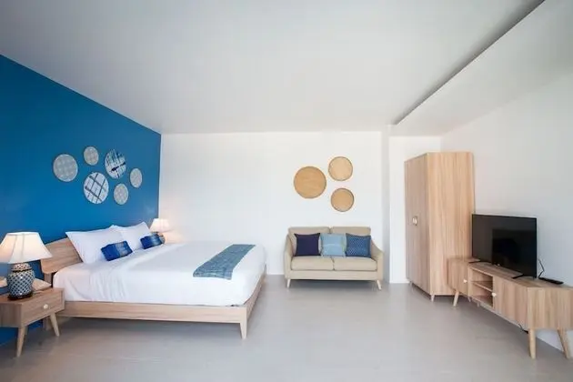 Deluxe Tek Büyük Yataklı Oda, Havuz Manzaralı