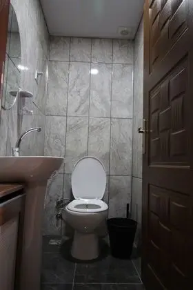 Tek Kişilik Oda, Ortak Banyo