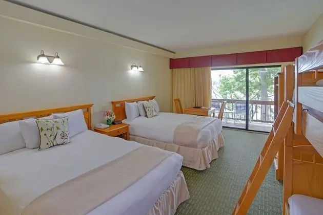 Deluxe Oda, Birden Çok Yatak, Havuz Kenarı (2 Queen Beds and Bunk Poolside)