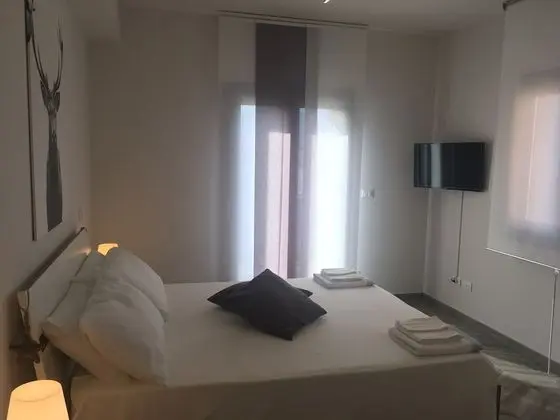 Design Tek Büyük Yataklı Oda, Balkon, Dağ Manzaralı