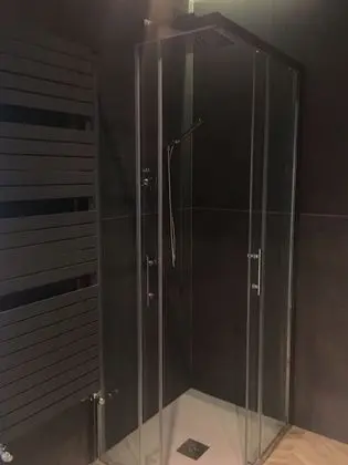 Design Tek Büyük Yataklı Oda, Dağ Manzaralı