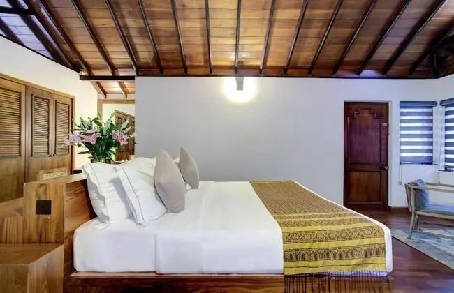 Kır Evi, Göl Manzaralı