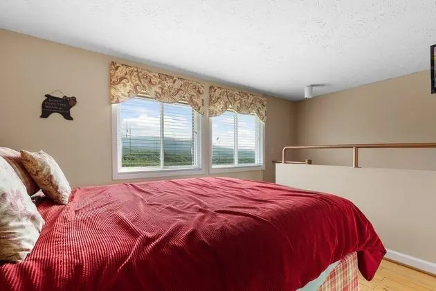 Daire, 1 Büyük (Queen) Boy Yatak ve Çekyat, Balkon, Dağ Manzaralı (#B303)