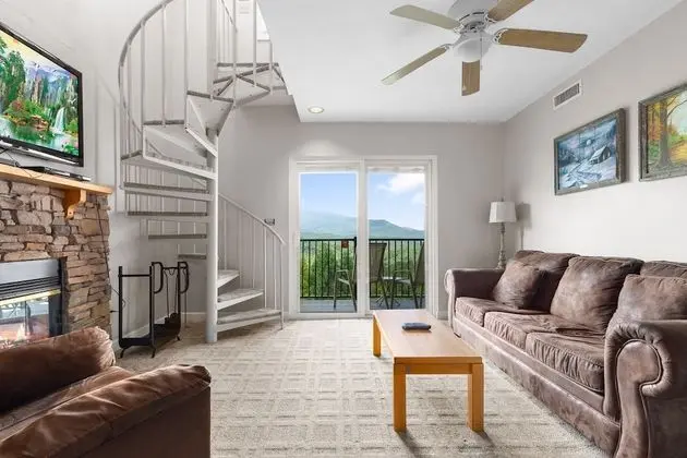 Daire, 1 En Büyük (King) Boy Yatak ve Çekyat, Balkon, Dağ Manzaralı (#D302)