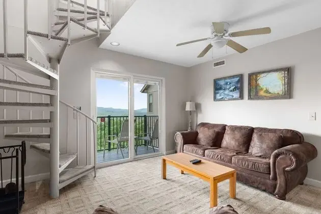 Daire, 1 En Büyük (King) Boy Yatak ve Çekyat, Balkon, Dağ Manzaralı (#D302)