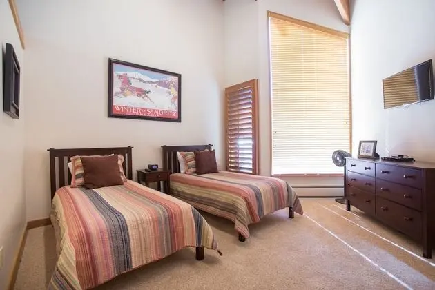 Pinnacle Condo at Deer Valley - 4 Bedroom - #1065