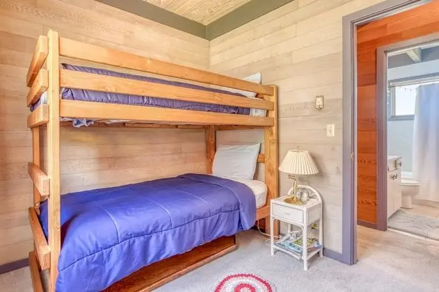 Ev, Birden Çok Yatak (Deerfield Cottage)