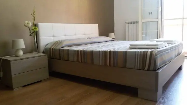 Standard Tek Büyük Yataklı Oda