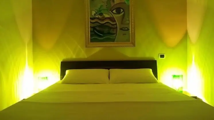 Standard Tek Büyük Yataklı Oda