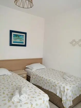 Triple, Bahçe Manzaralı