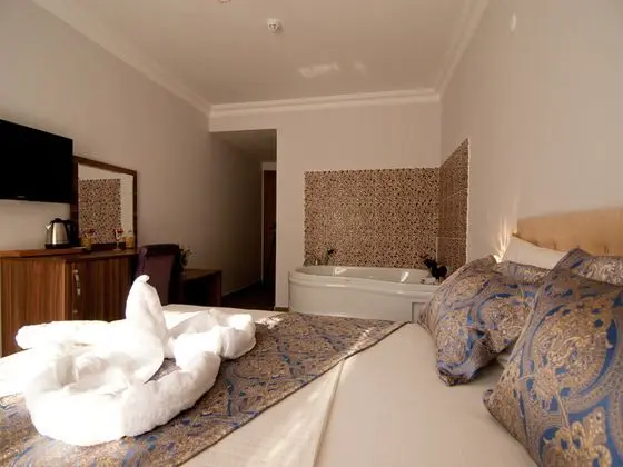 Jakuzili Deluxe Oda, Orman Manzaralı